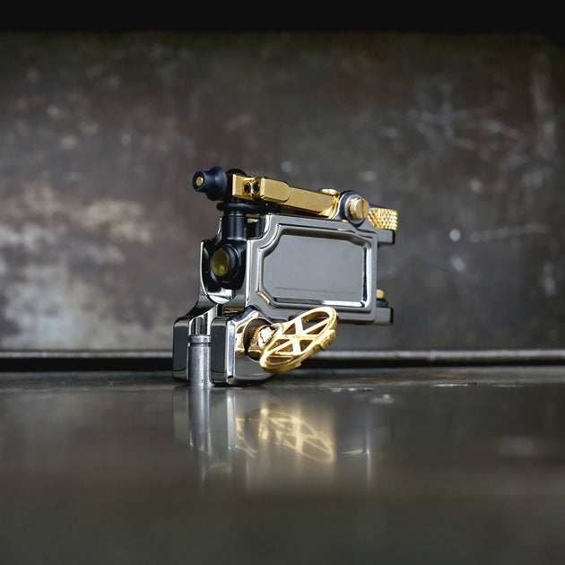 タトゥーマシン Dan Kubin Mojobox V2.2 Dan Kubin Mojobox V2.2 - Polished Nickel x Gold – Workhorse Irons