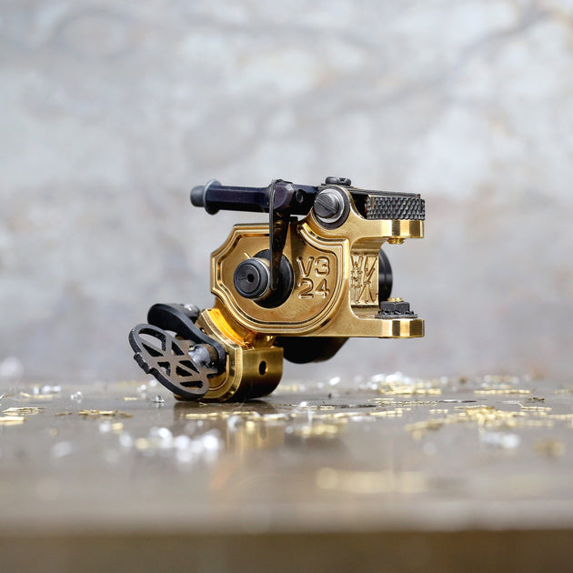 Dan Kubin V3/24 Sidewinder - Gold x Black RCA – Workhorse Irons