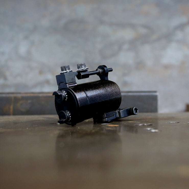 Lata grande de Joshua Bowers