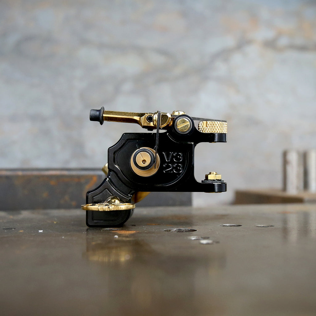 Dan Kubin RCA Sidewinder V3/23 タトゥーマシン Dan Kubin V3/23 Sidewinder - Black Brass RCA – Coalition Tattoo Supply