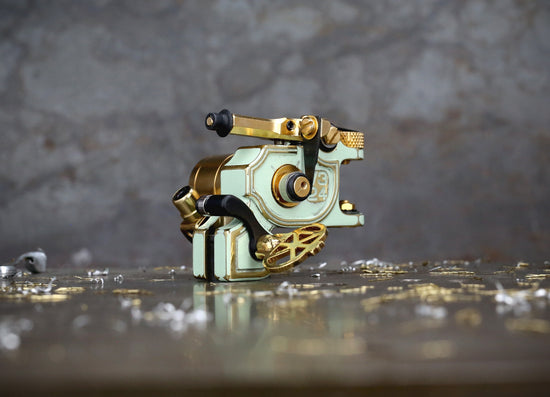 Dan Kubin V3/24 Sidewinder - Distressed Seafoam x Gold RCA