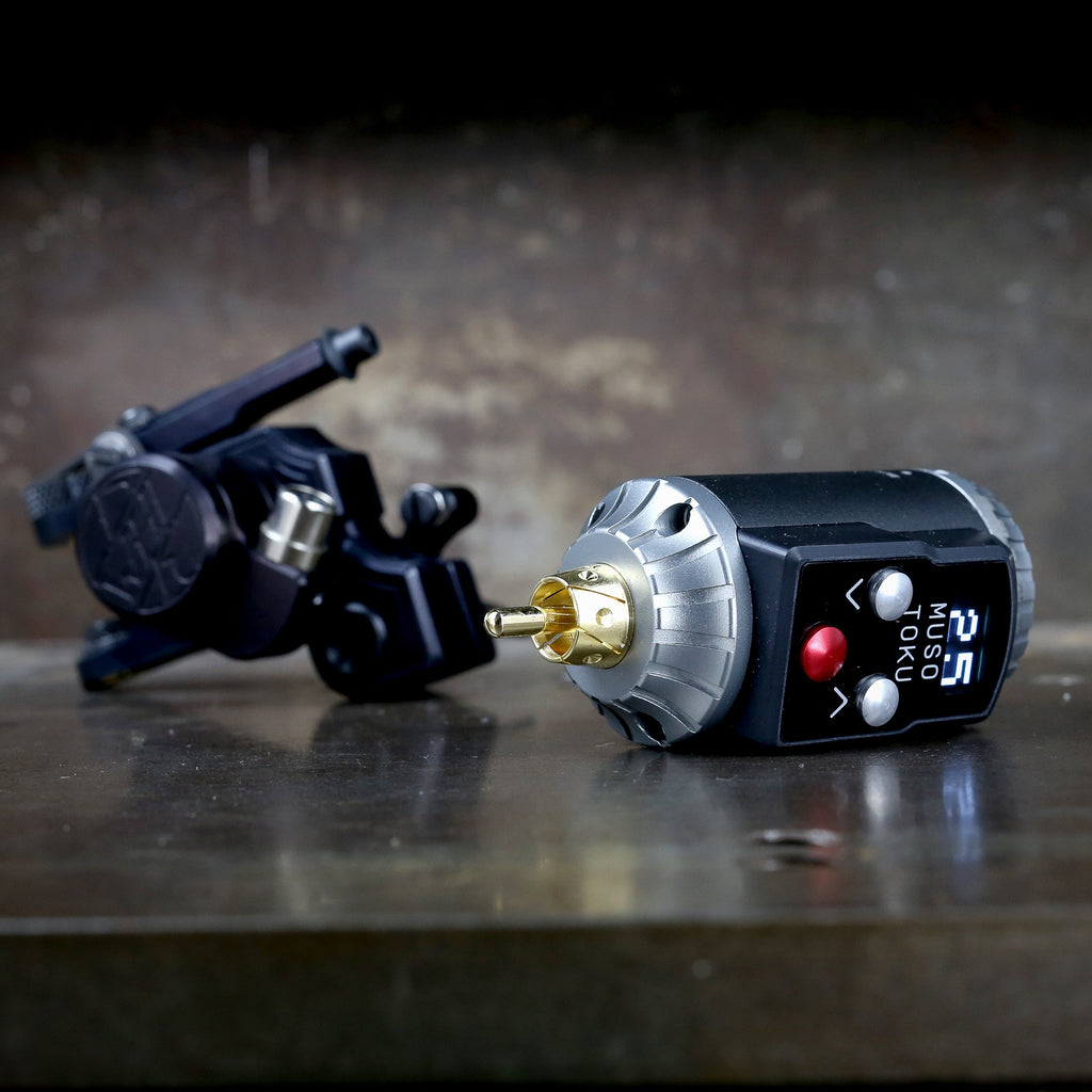 ムソトク(MUSOTOKU)とDan Kubinワイヤレスバッテリーサプライ ムソトク(MUSOTOKU)とDan Kubinワイヤレスバッテリーサプライ