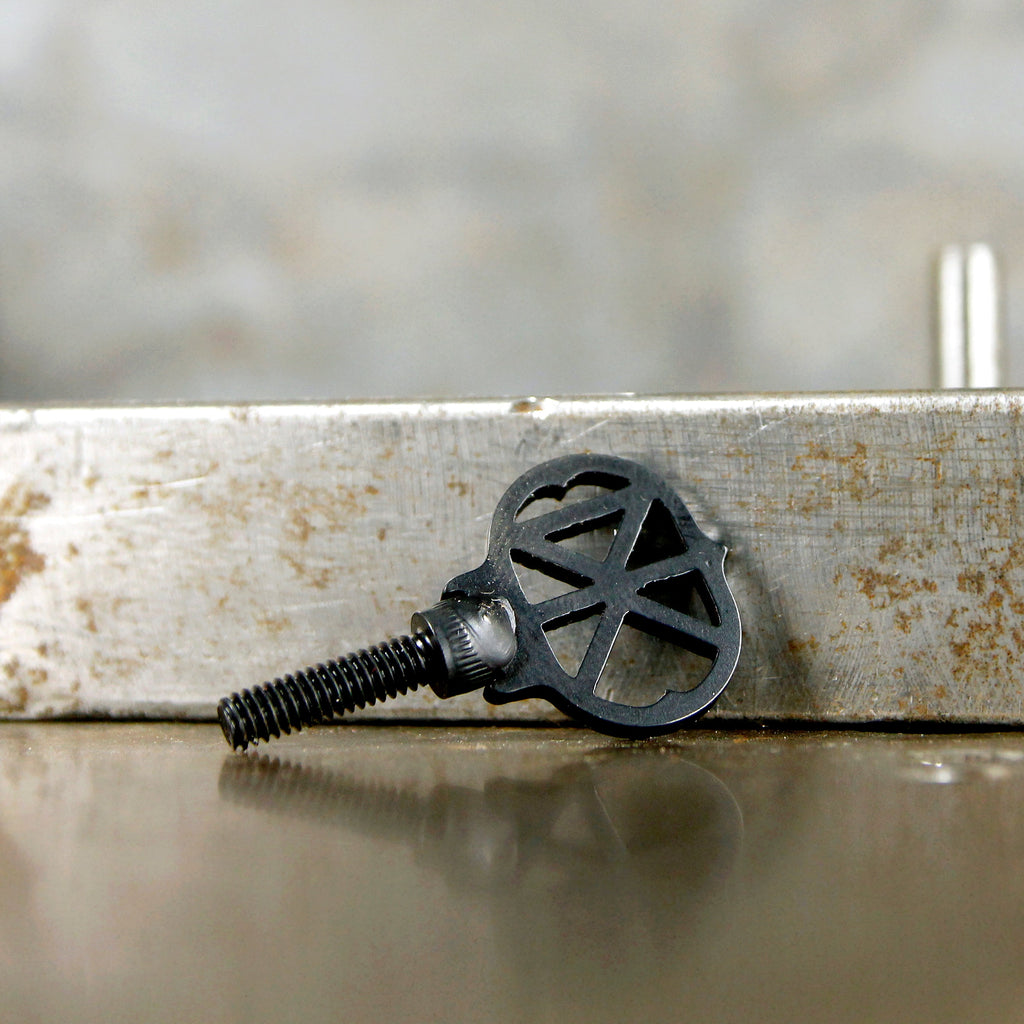 Dan-Kubin-Thumbscrew-1-